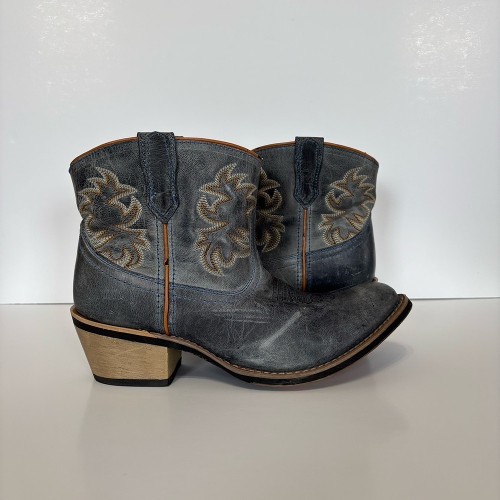Laredo‎ Sapphire Leather Embroidered Women's
Cowboy Booties Blue / Grey
Size 9